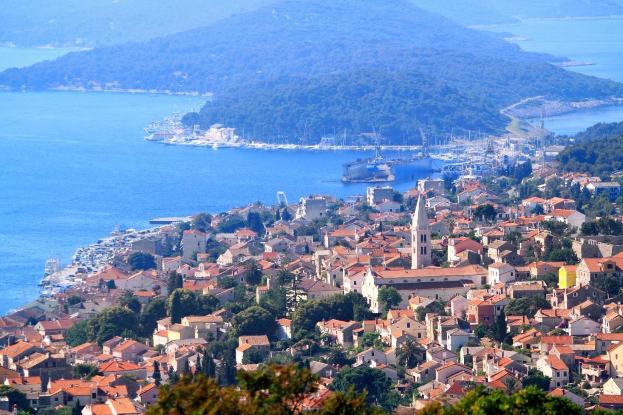 Apartments By The Sea Mali Losinj Bagian luar foto