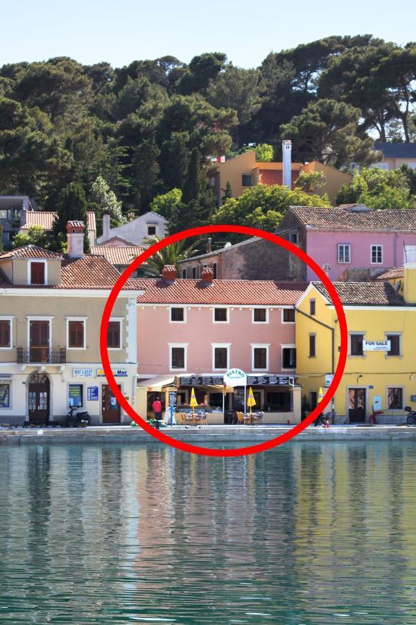 Apartments By The Sea Mali Losinj Bagian luar foto